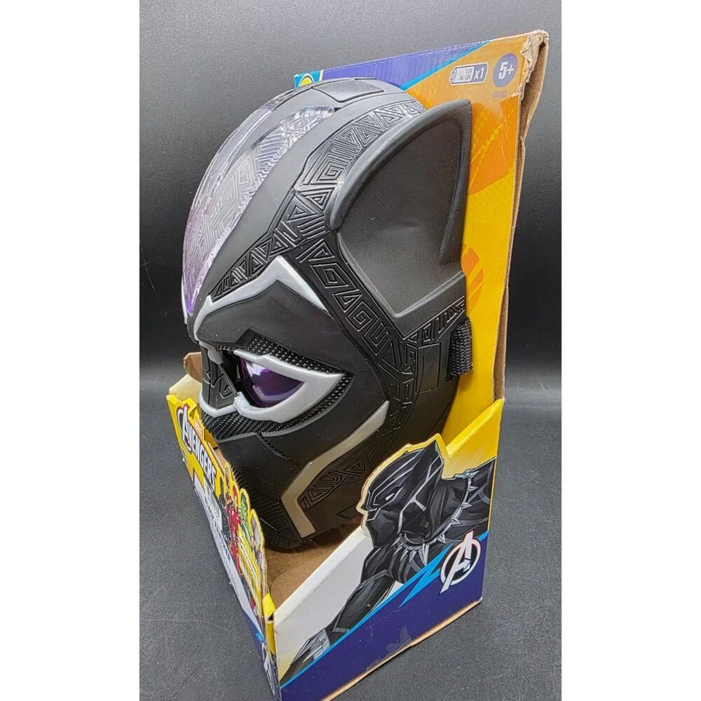 Marvel Avengers Black Panther Vibranium Power FX Mask With Lights & Flip-Down Le